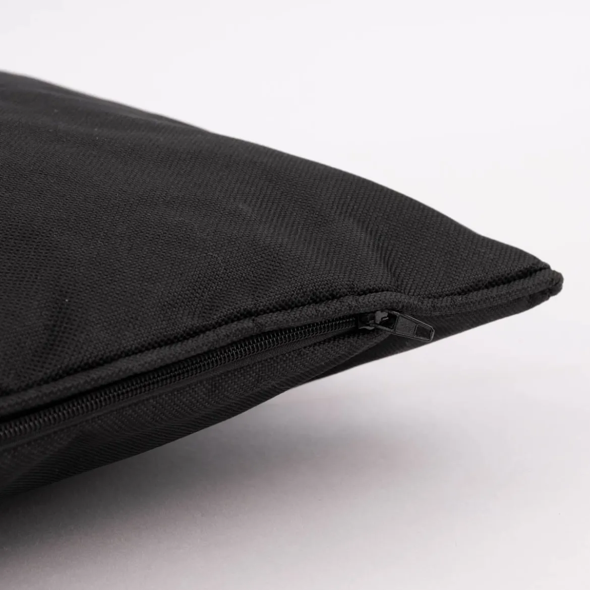 Outdoor Kissen mit Kederumrandung einfarbig schwarz 45x45cm