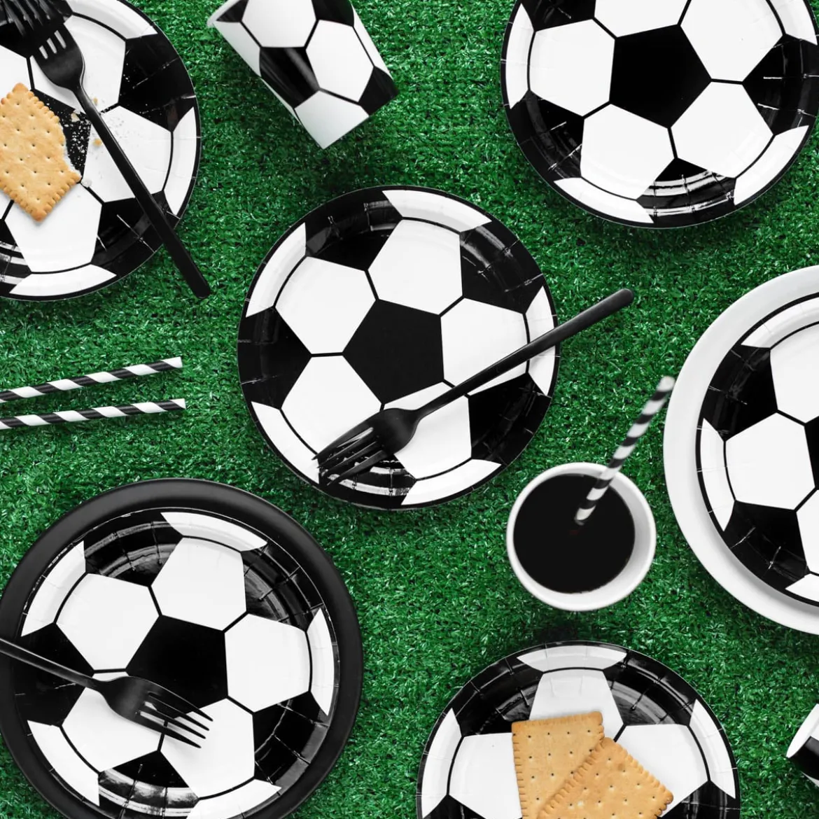 Party Pappteller Fußball schwarz-weiß 18cm Ø 6er Pack