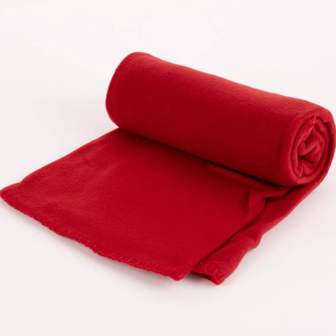 Plaid aus Polyester mit grobem Kettelrand einfarbig rot 125x150cm