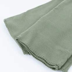 Plaid aus Polyester mit grobem Kettelrand einfarbig salbeigrün 125x150cm