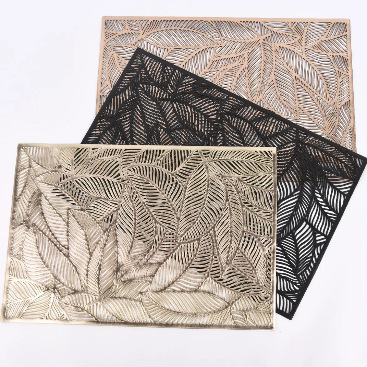 Platzset Blätter perforiert Kunststoff gold 30x45cm