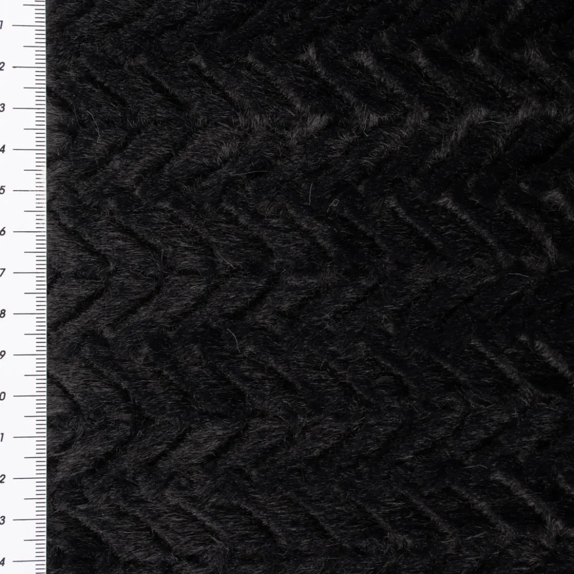 Plüsch Stoff Fellimitat Kunstfell Chevron Relief einfarbig schwarz 1,58m Breite