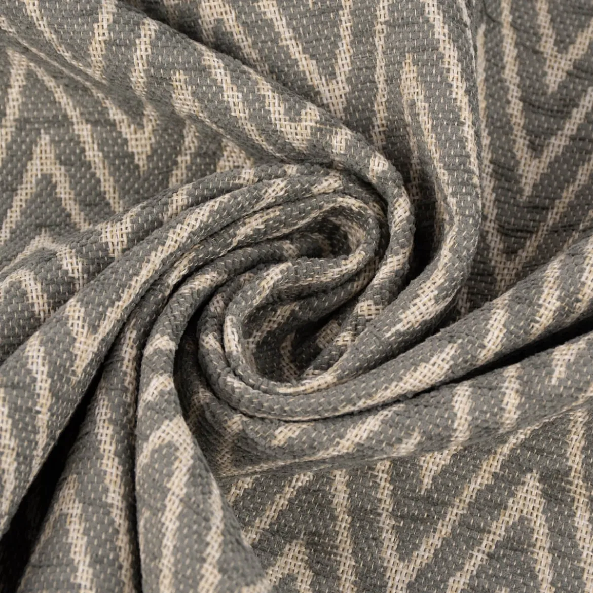 Polsterstoff Dekostoff Jacquard Flachgewebe Mira Chevron hellgrau beige 1,40m Breite
