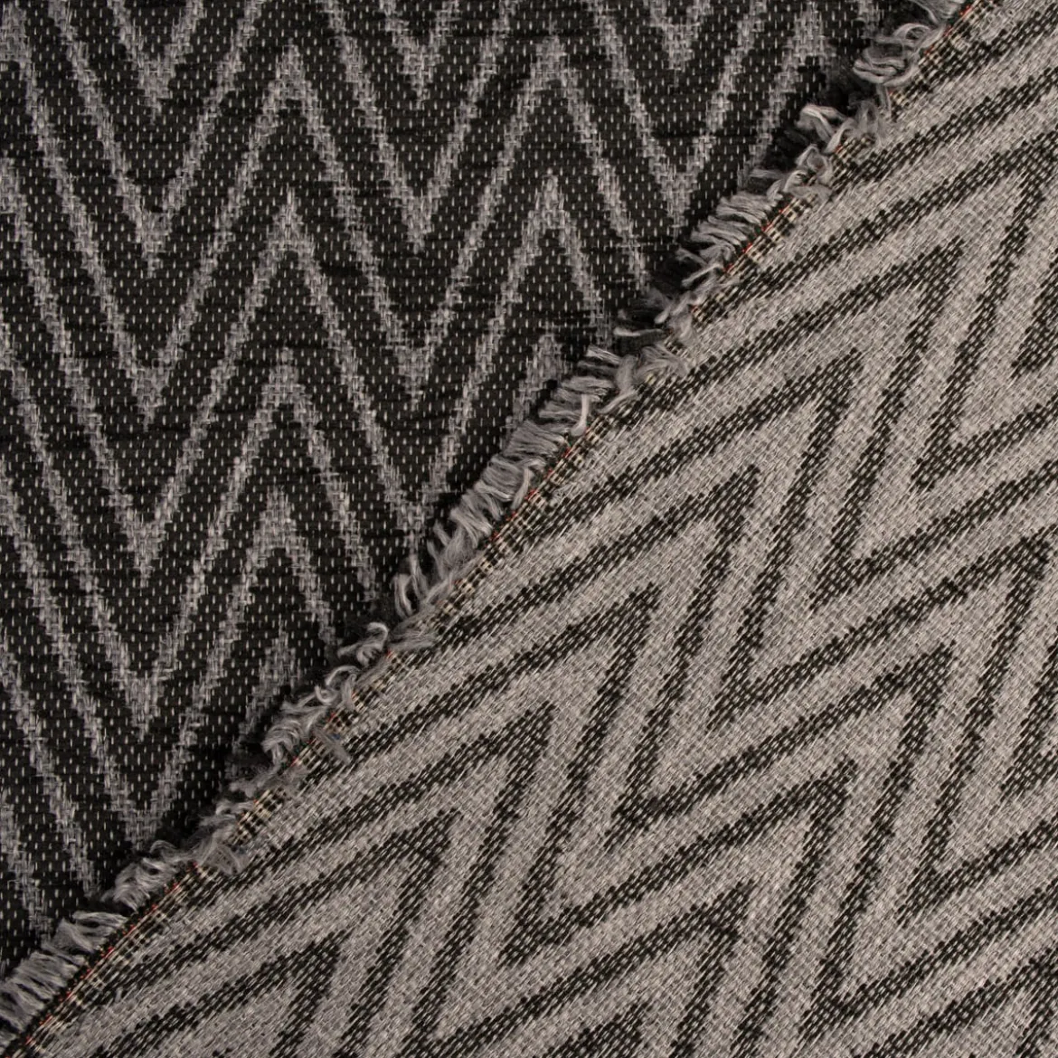 Polsterstoff Dekostoff Jacquard Flachgewebe Mira Chevron anthrazit grau 1,40m Breite
