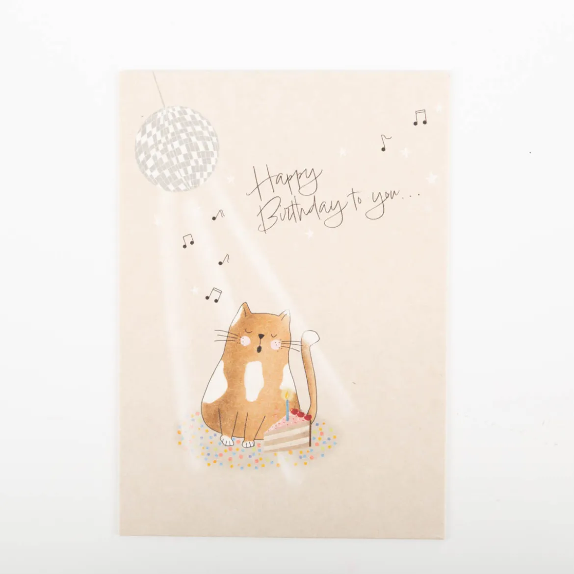Postkarte Happy Birthday mit singender Katze beige A6 von KEITCARDS