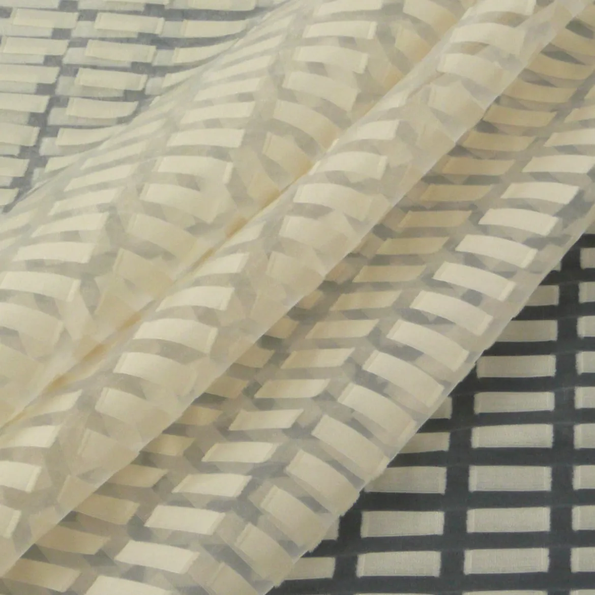 Rasch Organza Scherli Stores Gardinenstoff Meterware Cube Rechtecke creme 300h