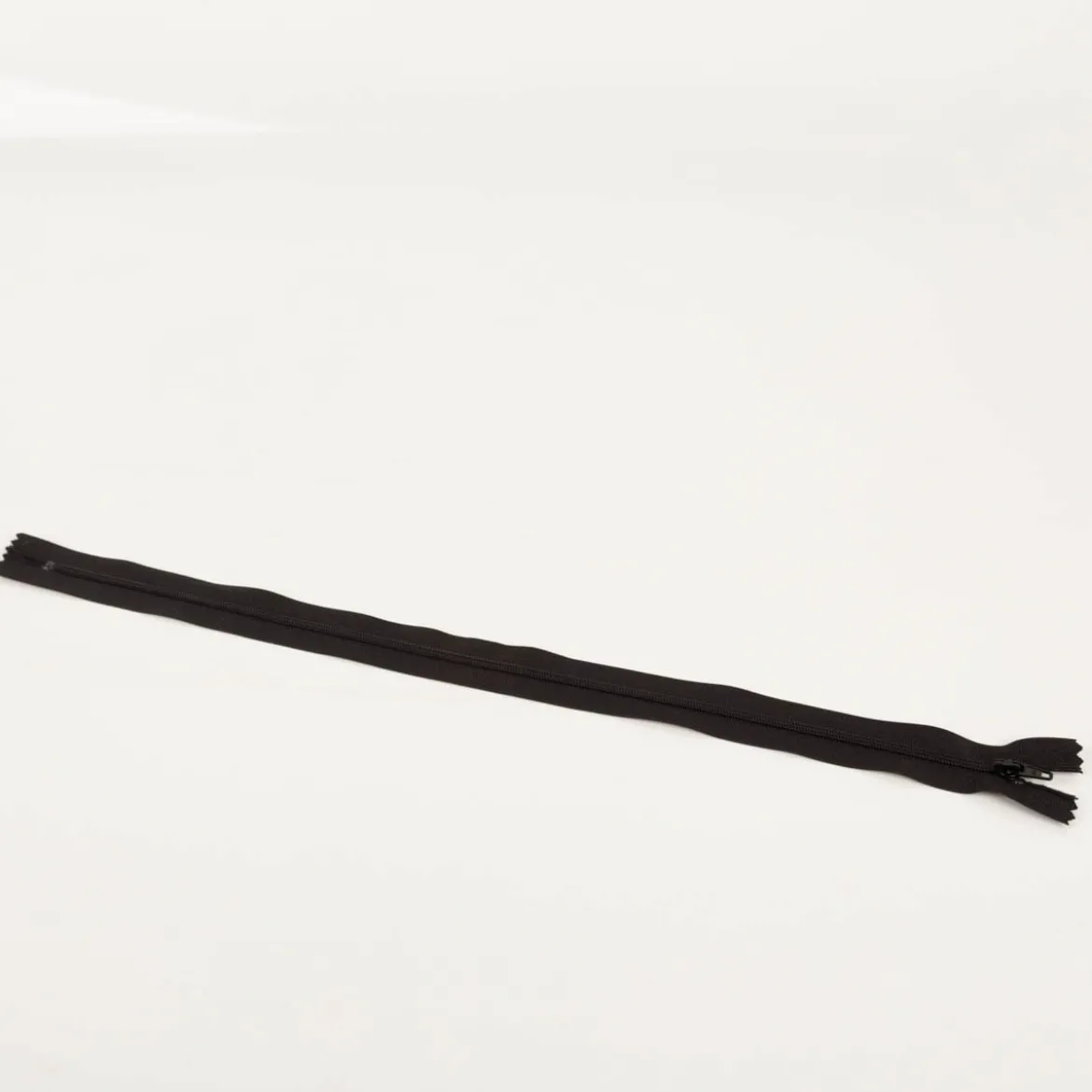 Reißverschluss Kunststoffspirale universal made in Germany 40cm Schwarz