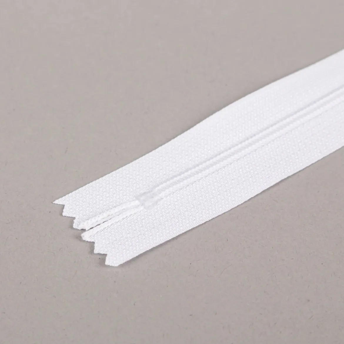 Reißverschluss Kunststoffspirale universal made in Germany 30cm Weiß