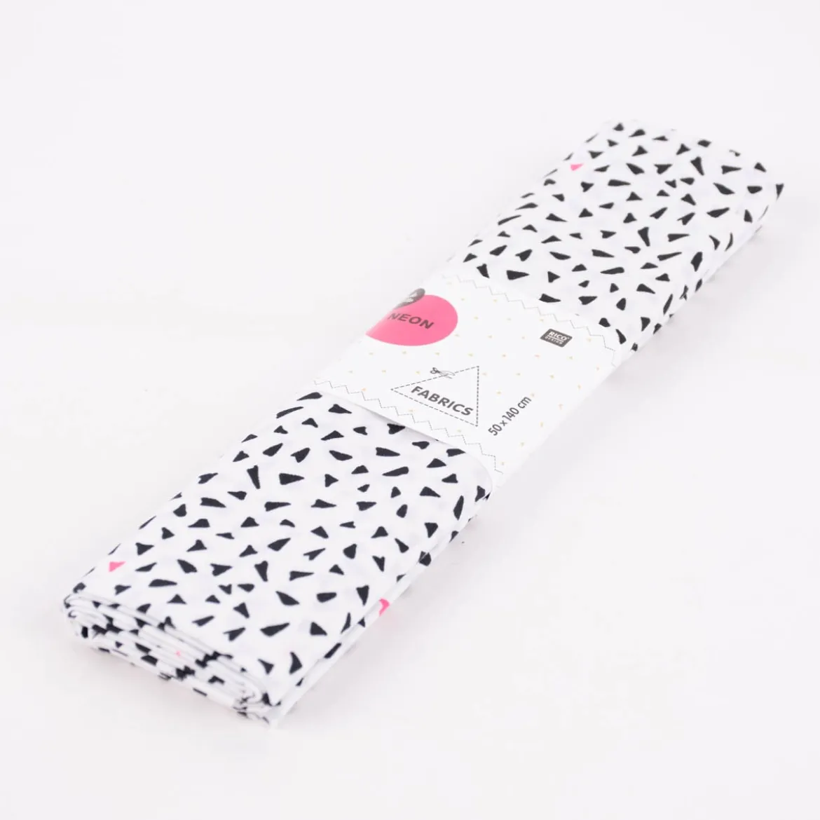 Rico Design Baumwollstoff Stoffabschnitt Dreiecke weiß schwarz neonpink 50x140cm