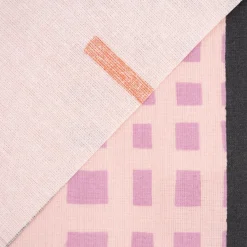 Rico Design beschichtete Baumwolle Stoffabschnitt grafisches Muster rosa lila dunkelgrün 50x140cm