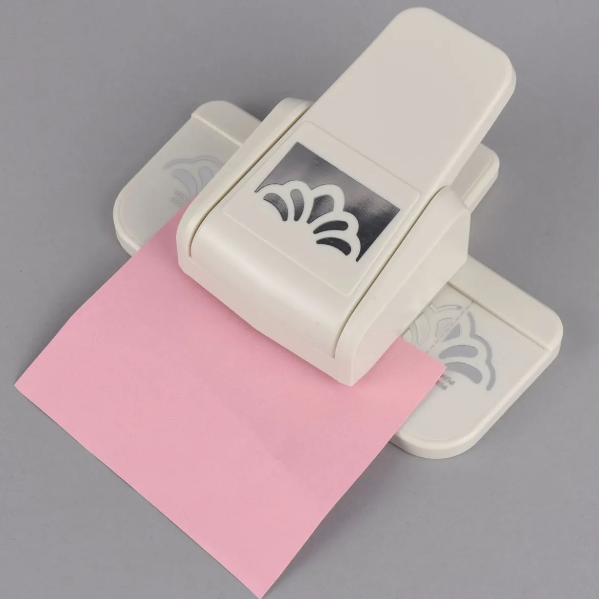 Rico Design Bordürenstanze groß Ornament 4x5cm