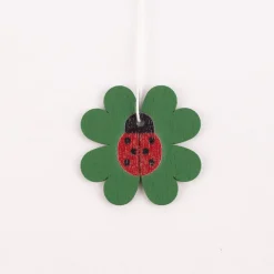 Rico Design Dekohänger Kleeblatt mit Marienkäfer aus Holz grün rot schwarz 5x5cm