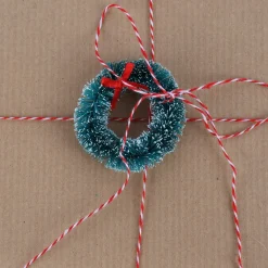 Rico Design Dekohänger Weihnachtskranz 3 Stück grün rot 5cm