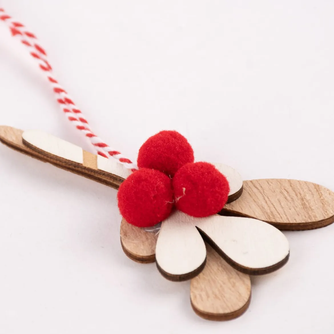 Rico Design Dekohänger Zweige mit Pompons natur weiß rot 5x9cm