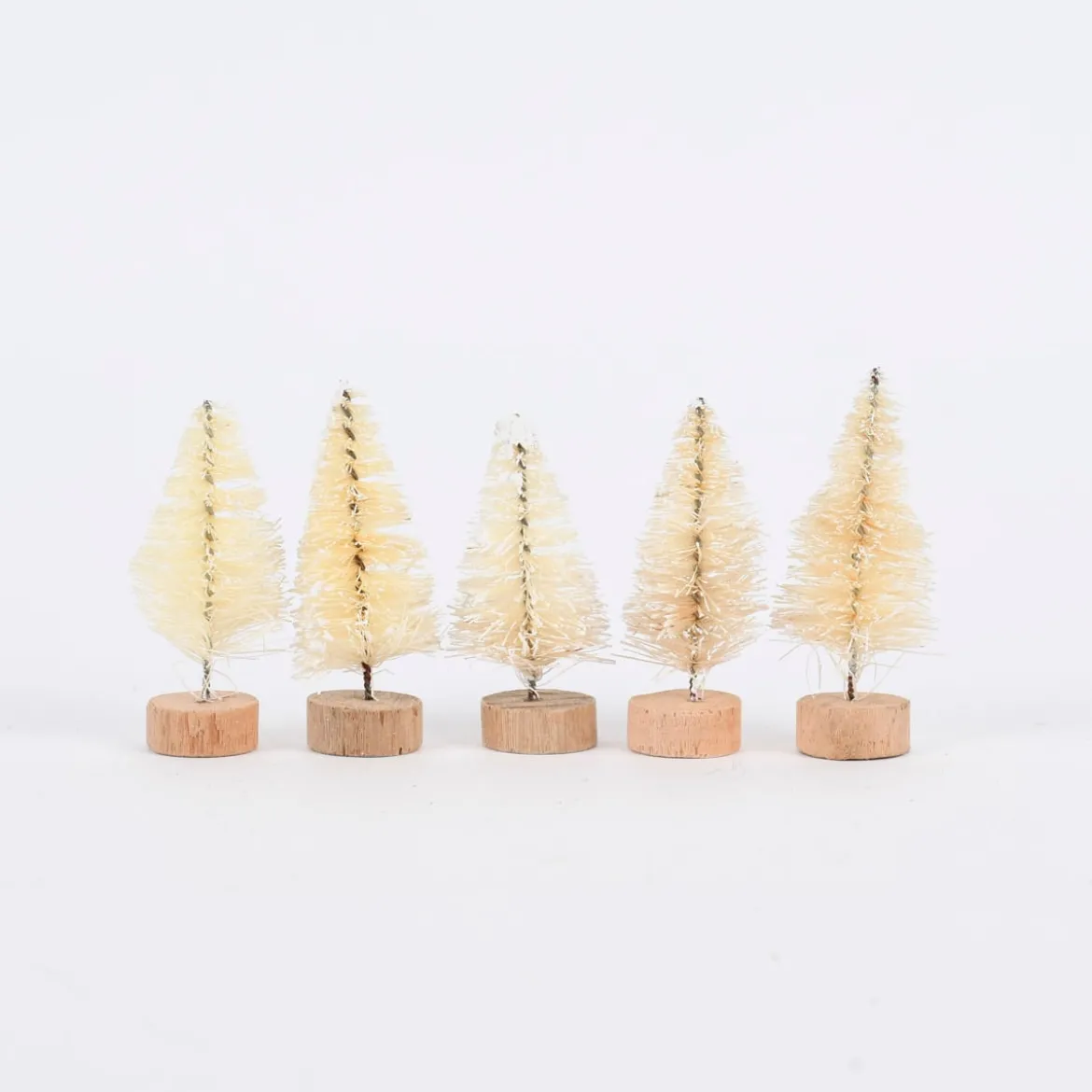 Rico Design 5er Set kleine Deko Tannen mit Schnee creme 4cm
