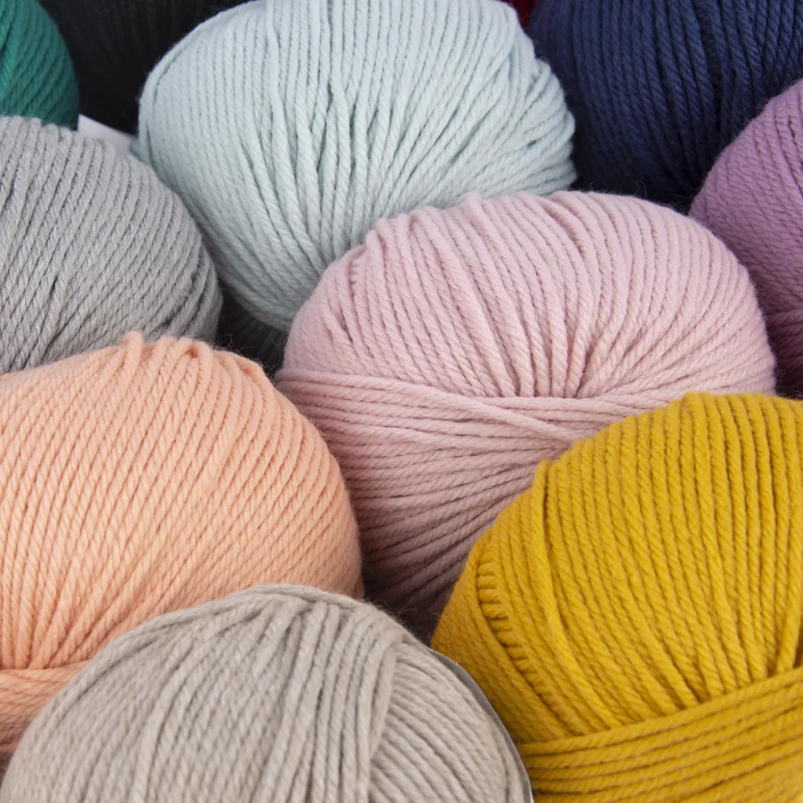 Rico Design Essentials Mega Merino Wool Chunky 100g verschiedene Farben