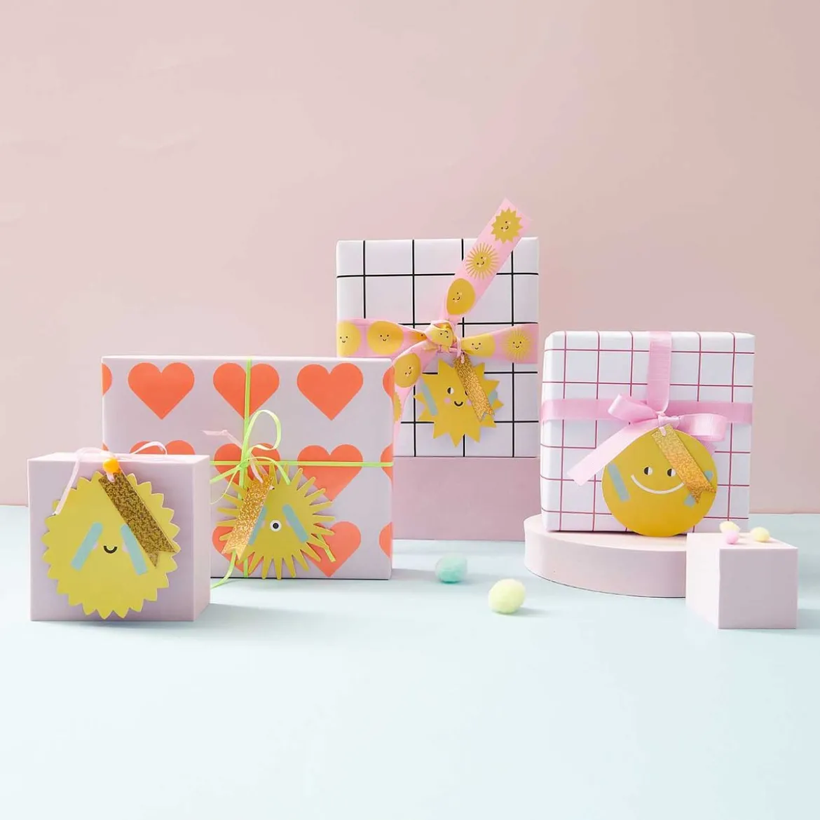 Rico Design Geschenkanhänger Sonne 4 Stück verschiedene Designs