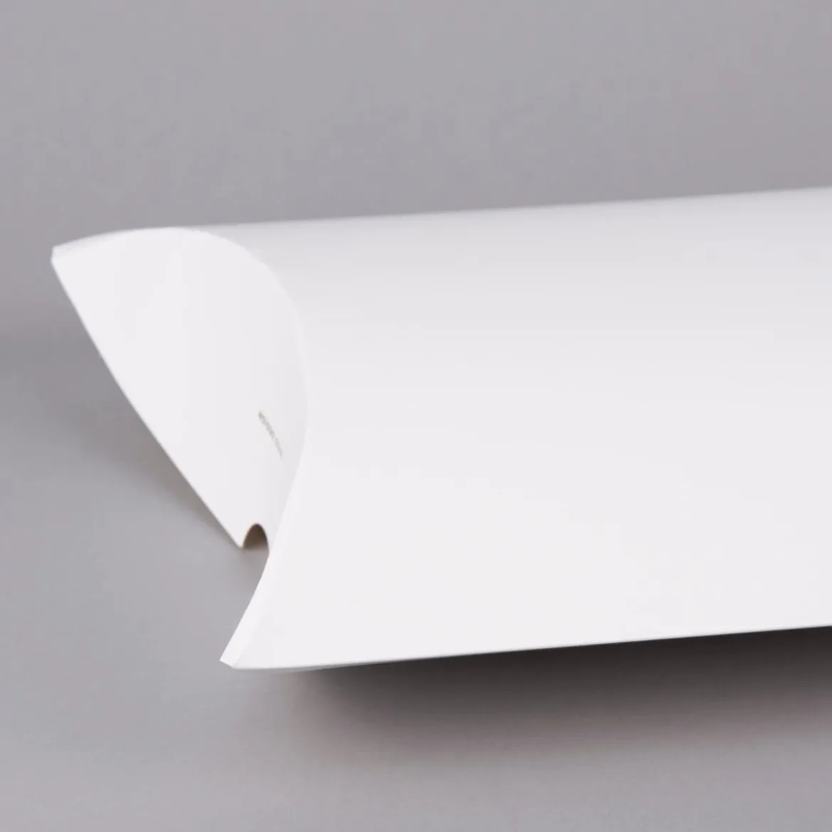 Rico Design Geschenkschachtel XXL einfarbig weiß 8x28x40cm