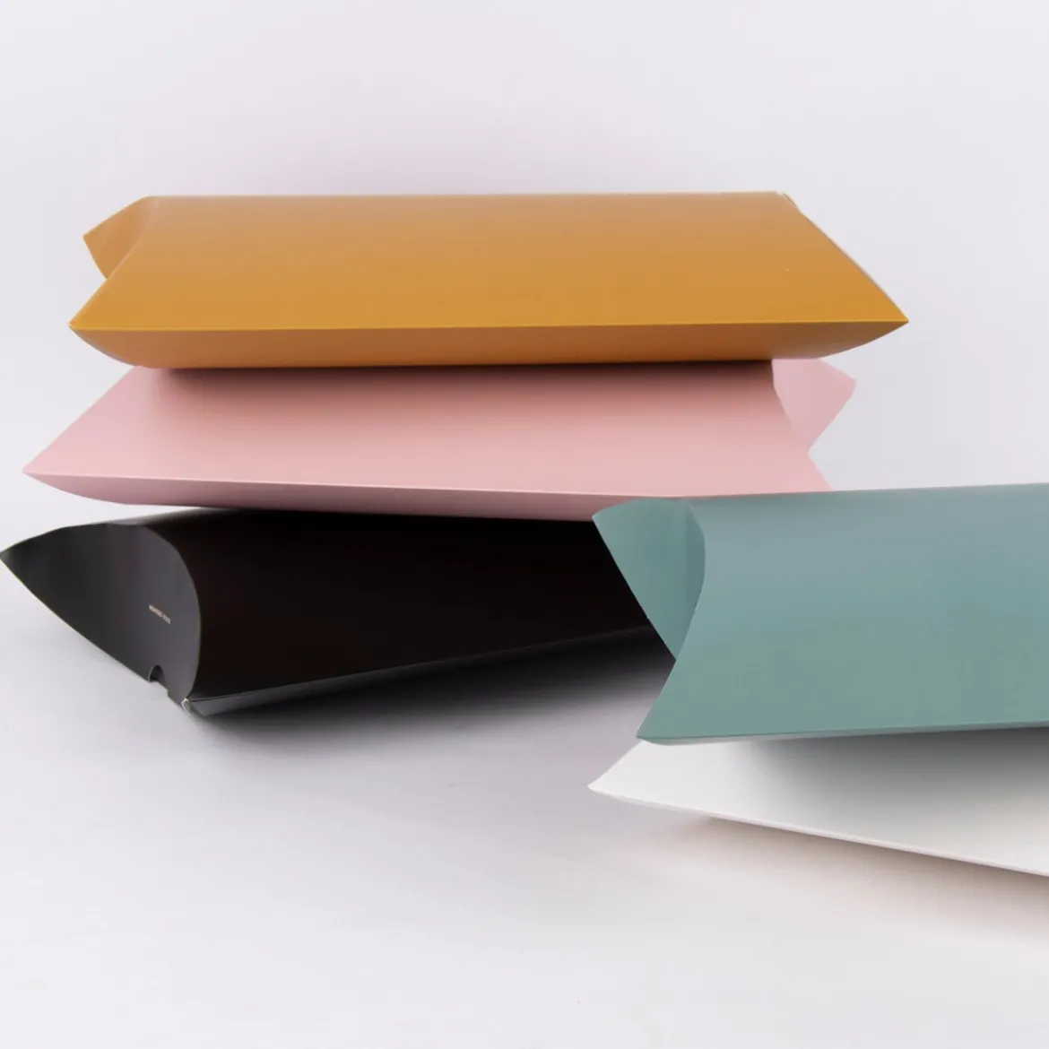 Rico Design Geschenkschachtel XXL einfarbig weiß 8x28x40cm