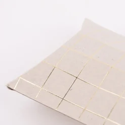 Rico Design Geschenkschachteln Graukarton kariert 4 Stück natur goldfarbig rot 4x12x18cm
