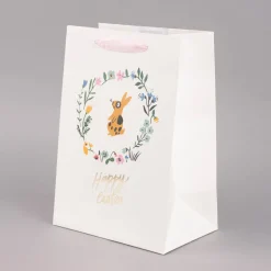 Rico Design Geschenktüte mittel Happy Easter Osterhase Blumenkranz weiß bunt 18x26x12cm