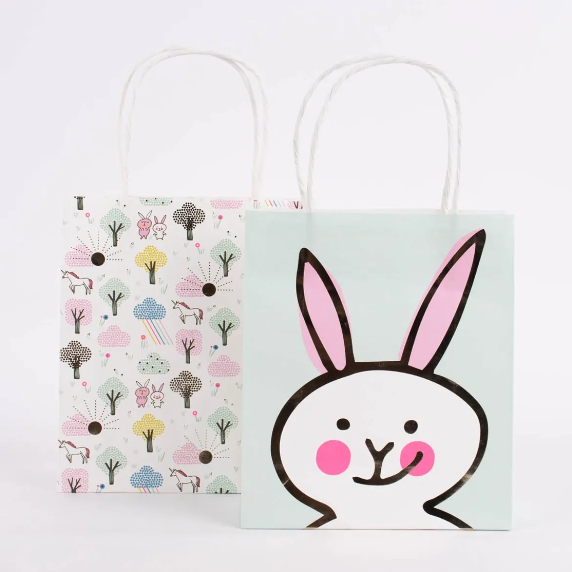Rico Design Geschenktüte mittel Wonderland Hase Einhorn pastell bunt 2 Stück 18x21x8cm