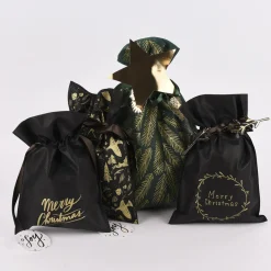 Rico Design Geschenktüte Nostalgic Christmas Kranz groß schwarz gold 30x45cm