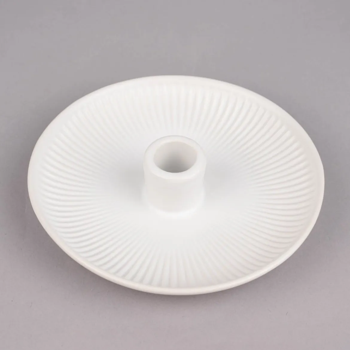 Rico Design Kerzenhalter für Stabkerzen Schale mit Rillen Porzellan matt weiß 3,5x15,5cm