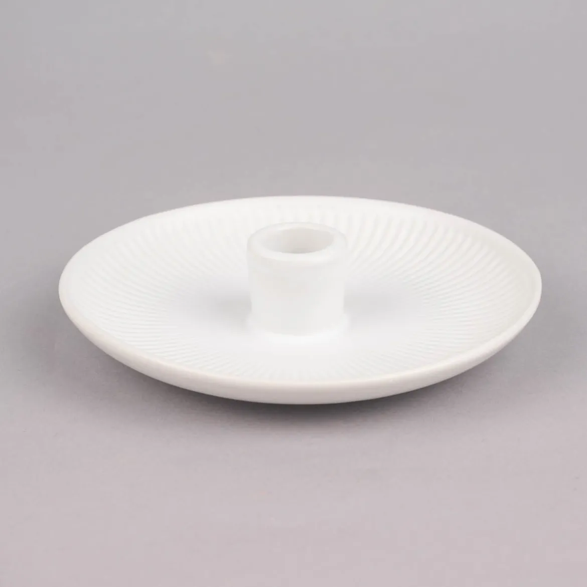 Rico Design Kerzenhalter für Stabkerzen Schale mit Rillen Porzellan matt weiß 3,5x15,5cm