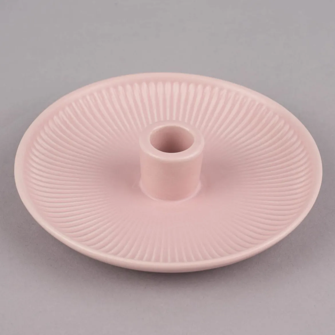 Rico Design Kerzenhalter für Stabkerzen Schale mit Rillen Porzellan matt rosa 3,5x15,5cm