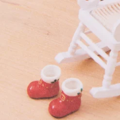 Rico Design Miniatur Nikolaus Stiefel Keramik rot weiß 2x2cm