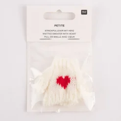 Rico Design Miniatur Strickpullover Herz weiß rot 6x6cm