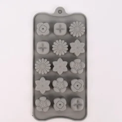 Rico Design Mini Seifengießform Blumen für 15 Stück 3x1cm