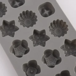 Rico Design Mini Seifengießform Blumen für 15 Stück 3x1cm