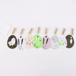 Rico Design Papieranhänger Bunny Hop Ostereier mit Schnur und Klammern 8 Stück