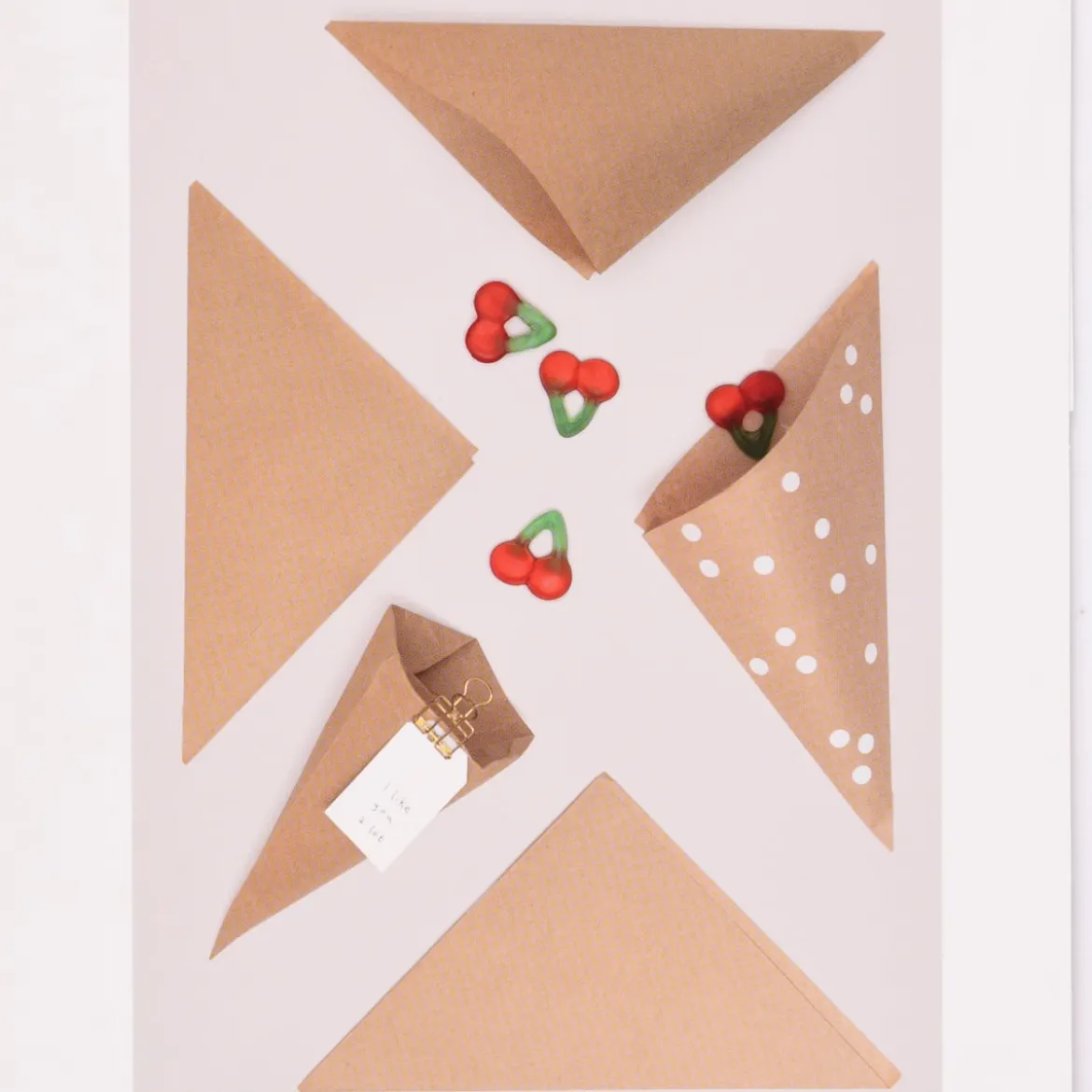 Rico Design Spitztüten Kraftpapier 12 Stück uni braun 17x17cm