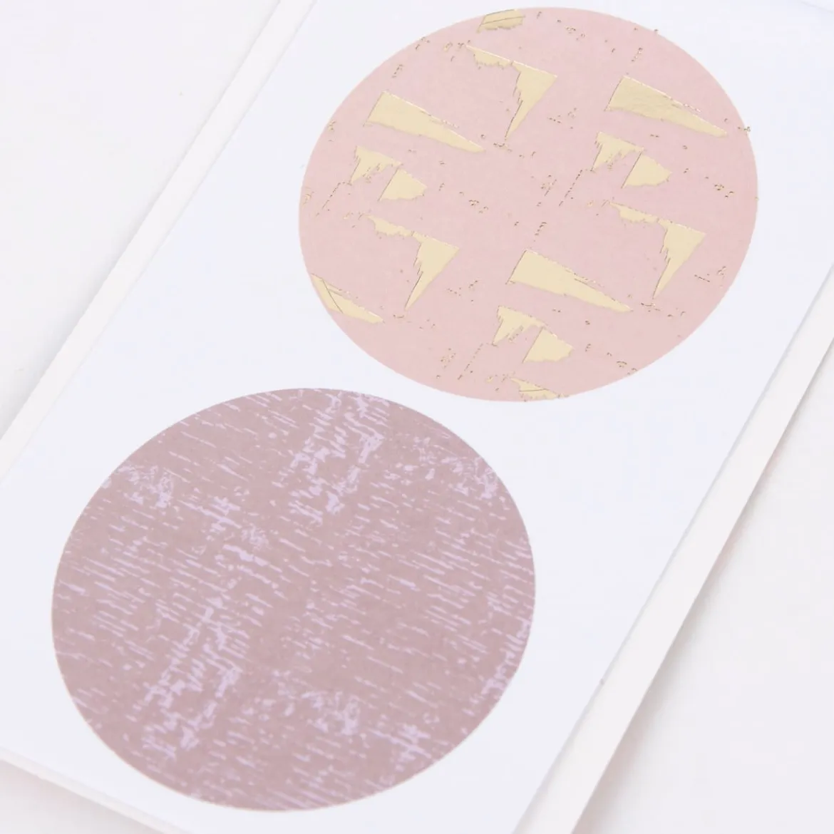 Rico Design Sticker Struktur Mauve rund 4 Blatt 20 Stück