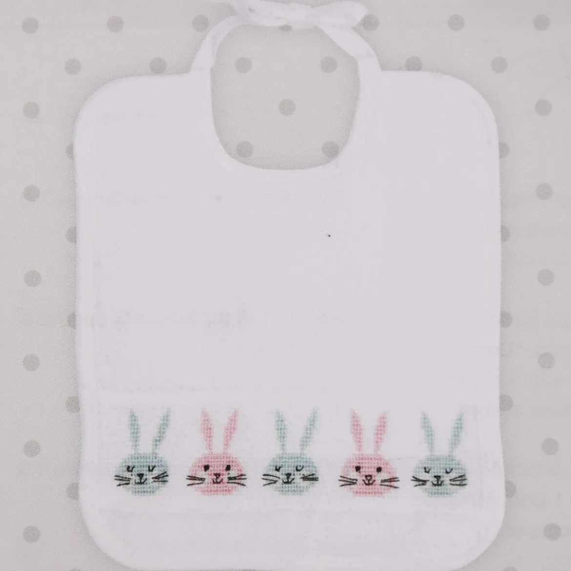 Rico Design Stickpackung Lätzchen Hasen 23x28cm