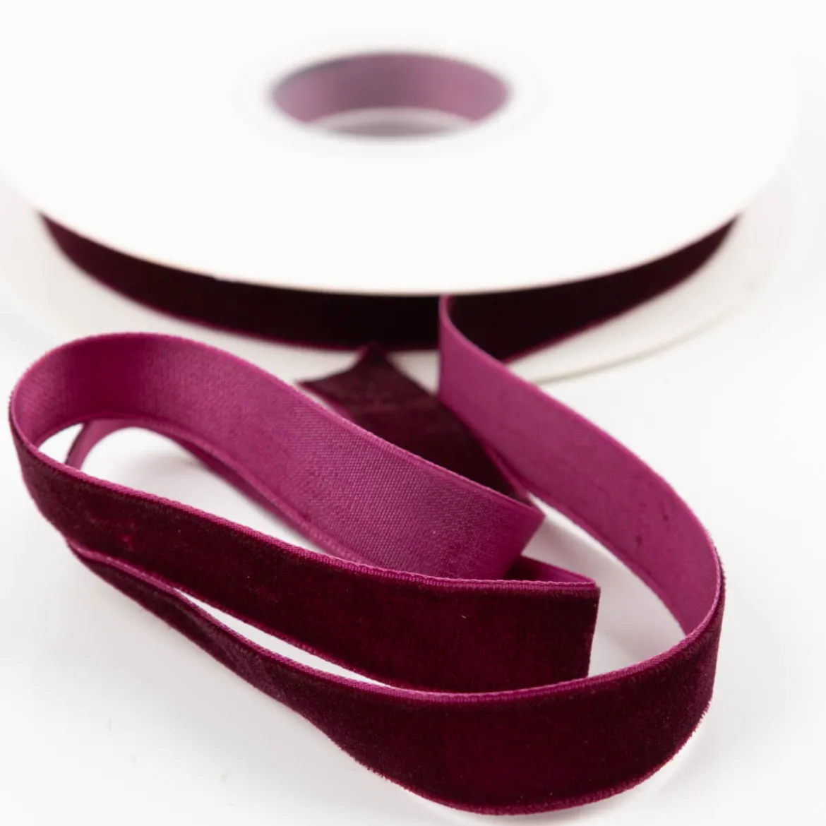 Samtband lila 15mm breit 1 Rolle mit 10m Dekoband & Geschenkband
