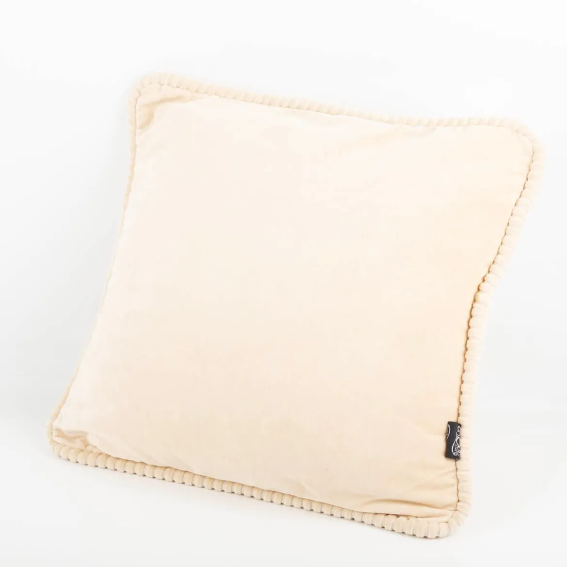 Samtkissen Carmel mit Kederumrandung dove white 45x45cm