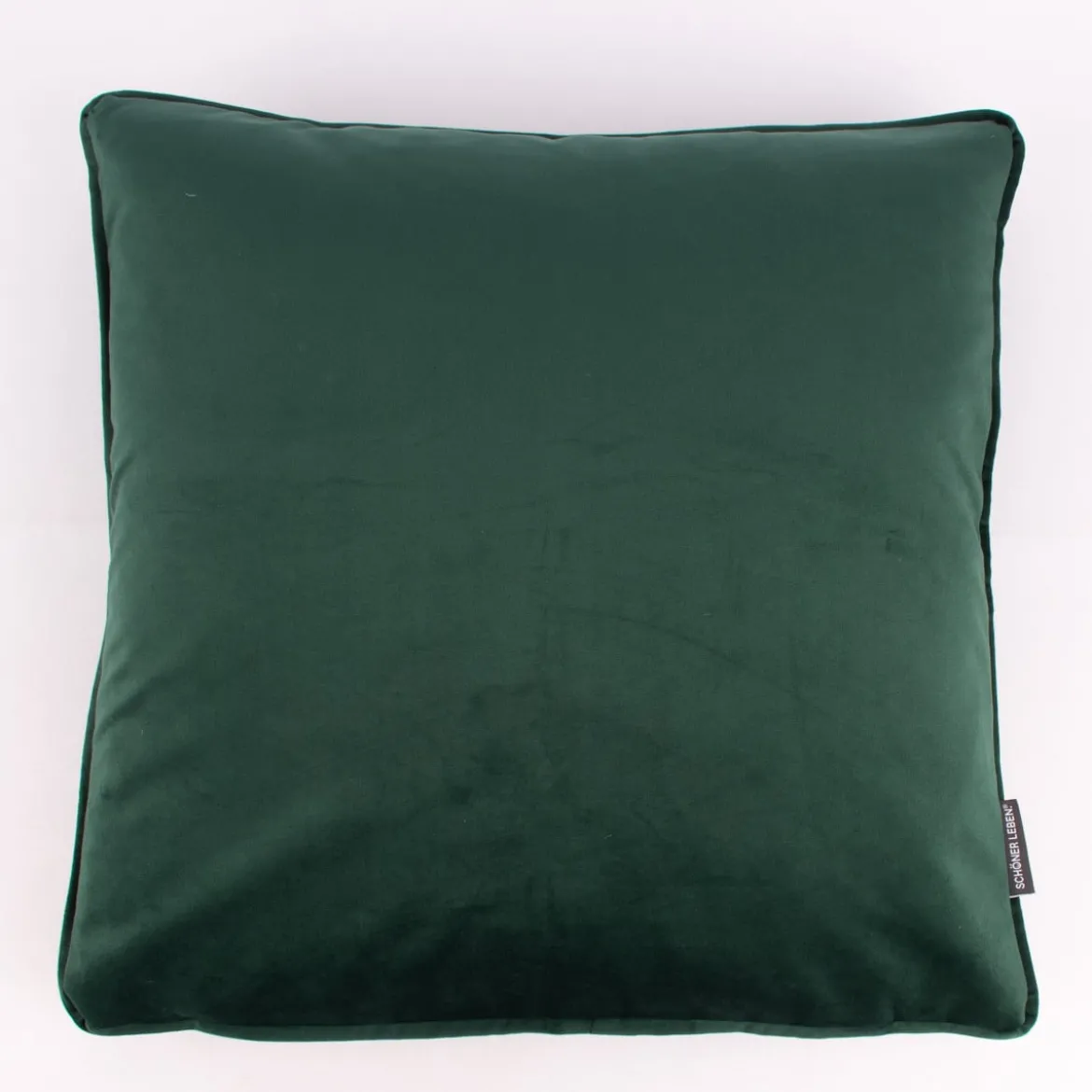 Samtkissen LeVelvet mit Kederumrandung und Federfüllung smaragdgrün 50x50cm von SCHÖNER LEBEN.