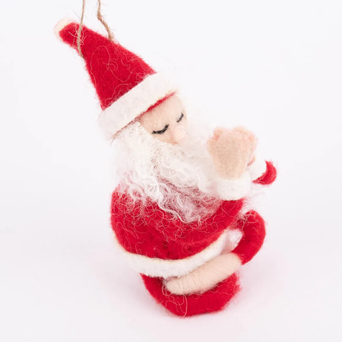 Sass & Belle Dekohänger Weihnachtsmann Yoga Filz Wolle weiß rosa grau 10,5x5x9cm