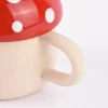 Sass & Belle Tasse mit Deckel Pilz Steinzeug beige rot weiß 320ml