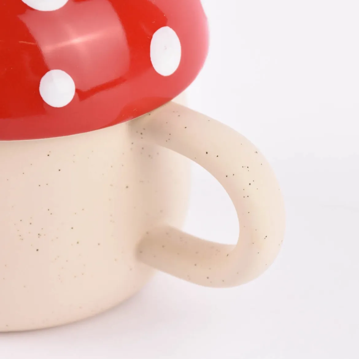 Sass & Belle Tasse mit Deckel Pilz Steinzeug beige rot weiß 320ml