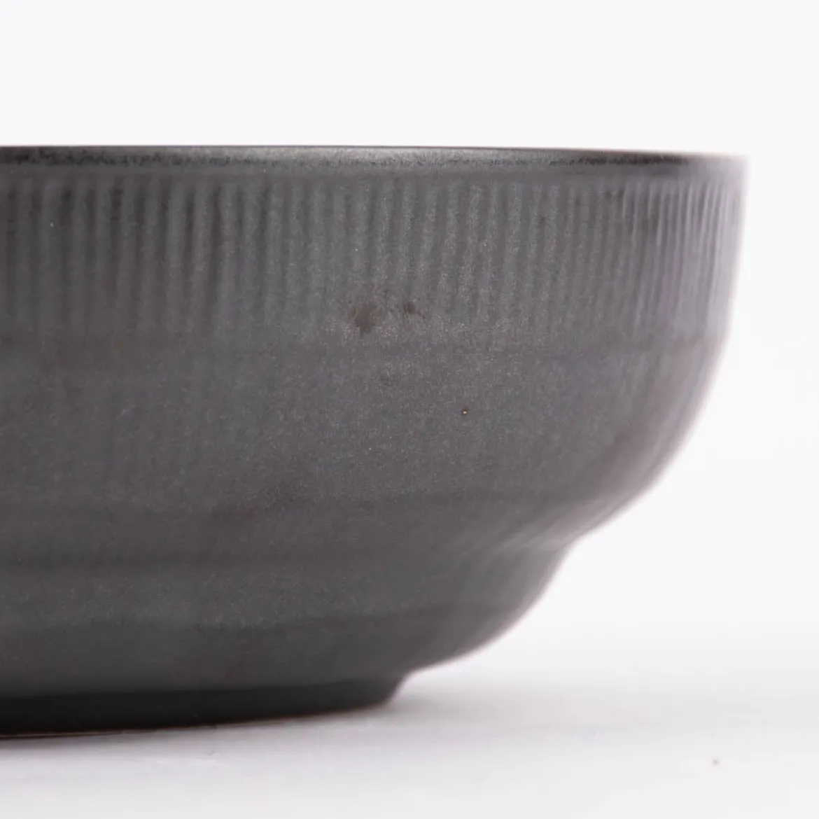 Schale Bowl mit gewelltem Rand reactive glaze reaktive Glasur hellgrau 17,5x6,5cm