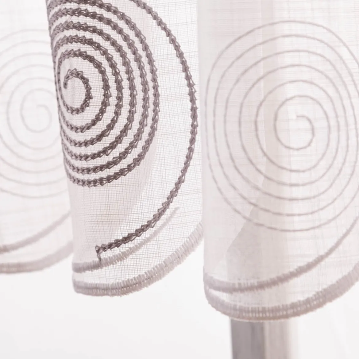 Scheibengardinen Meterware nähfrei Spiralen weiß grau 45cm Höhe