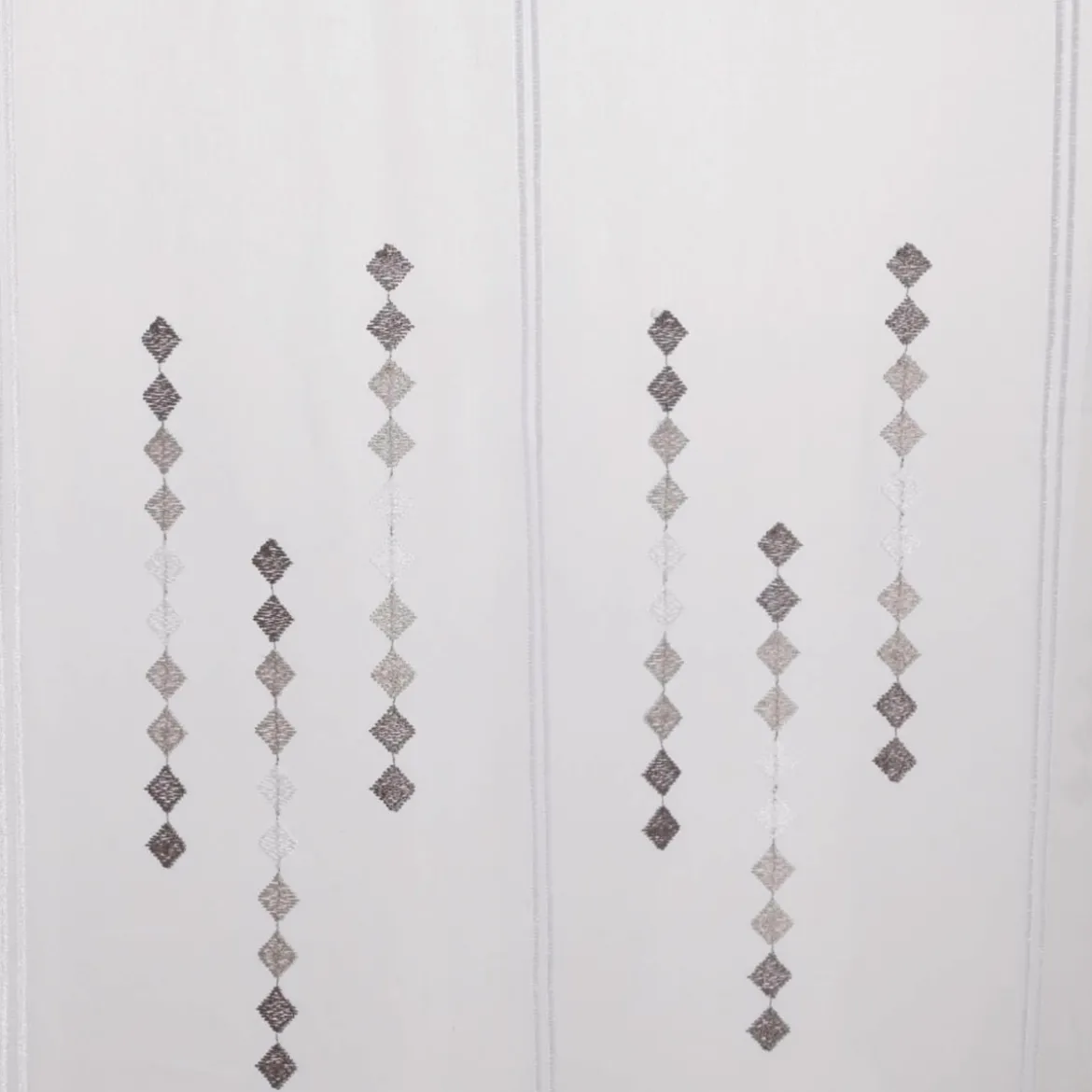Scheibengardinen Meterware Effektvoile Stickerei Raute weiß grau 60cm hoch