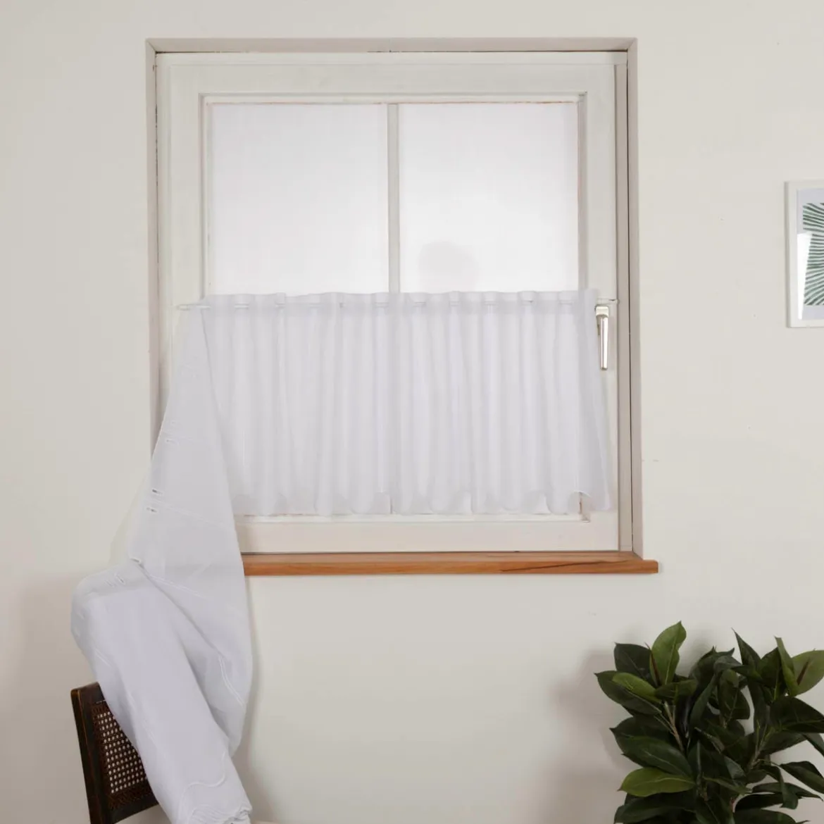 Scheibengardinen Meterware Batist Stickerei uni wollweiß 50cm hoch