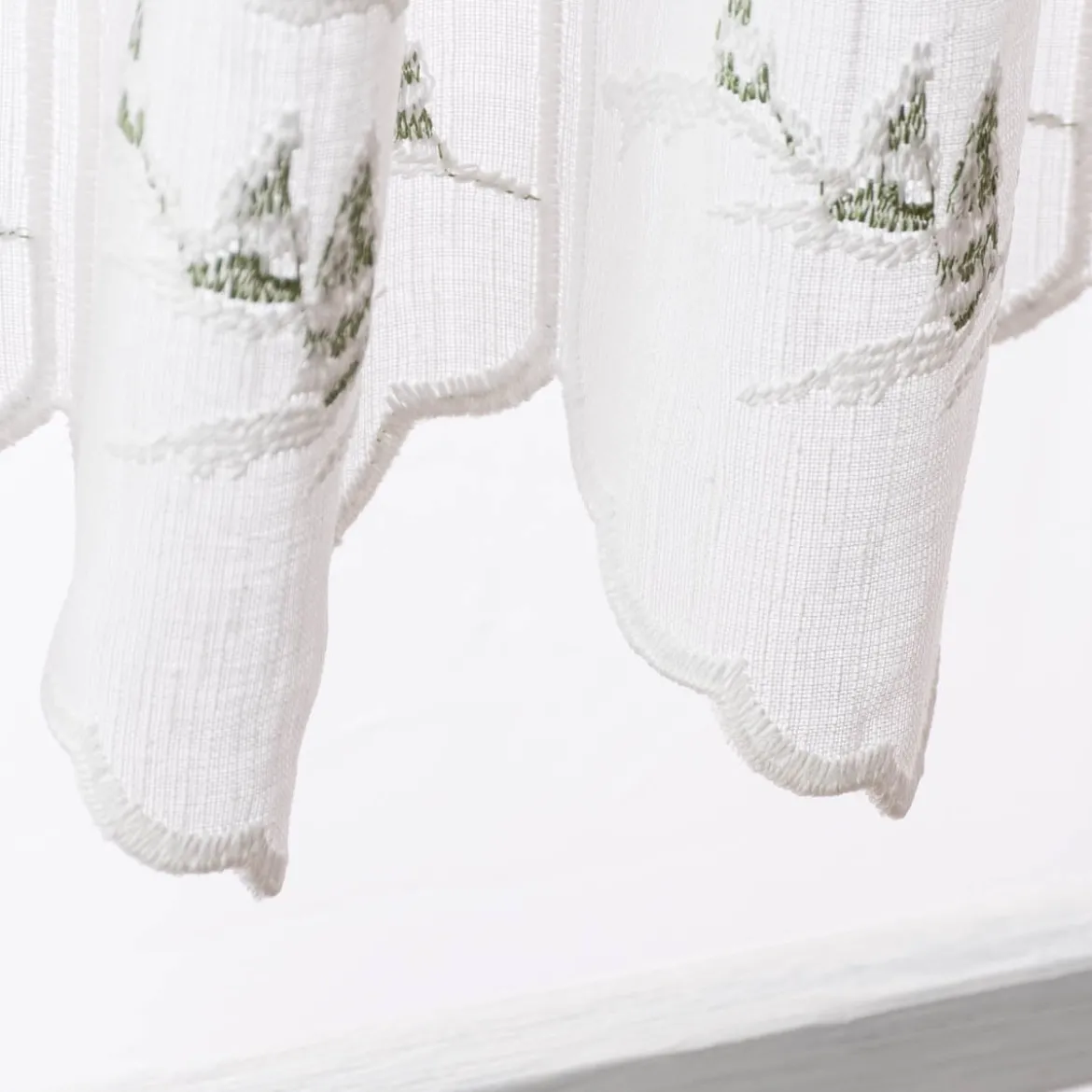 Scheibengardine Stickerei Leinenoptik nähfrei Winterhaus wollweiß 45cm Höhe