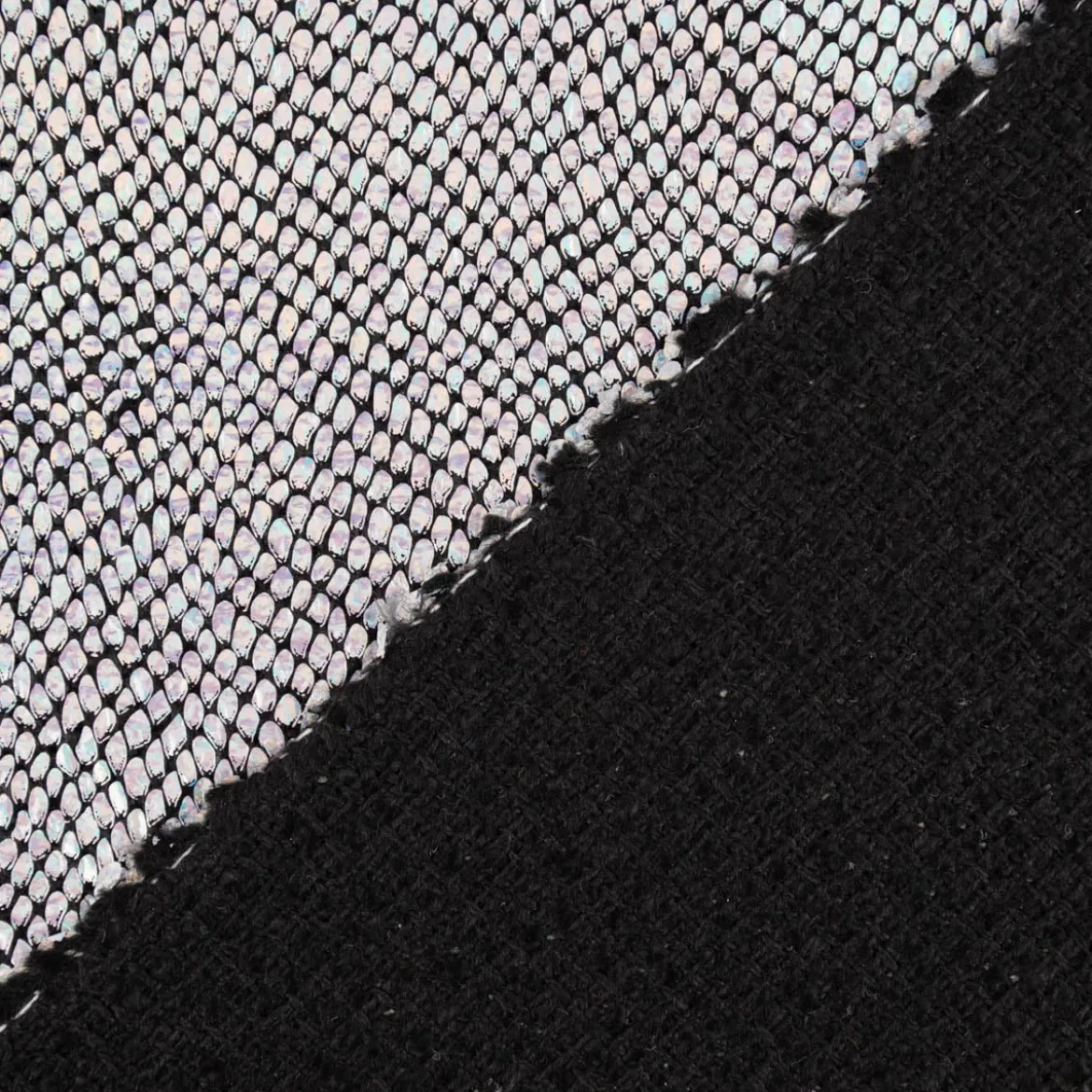 Schlangenhaut Optik Metallic Stoff silberfarbig schwarz 1,4m Breite